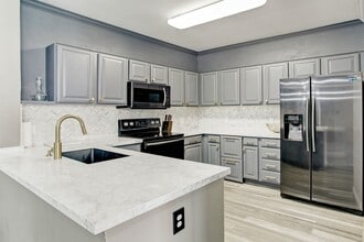 Building Photo - 2111 Welch St