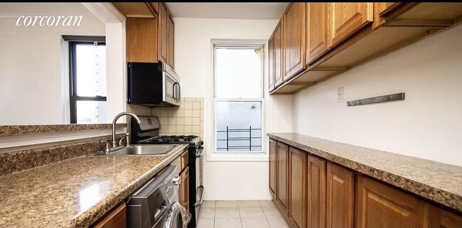 Building Photo - 884 Bedford Ave
