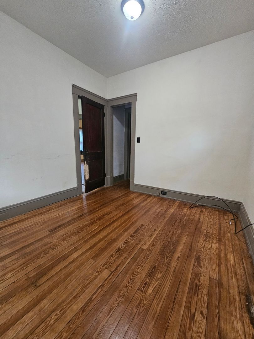 3913 Henritze Ave Cleveland, OH 44109 – photo 4