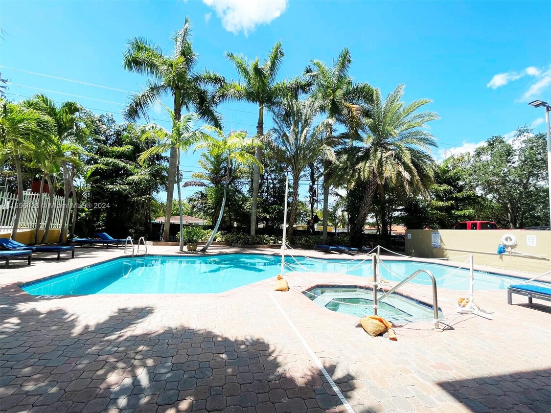 Foto principal - 3500 Coral Way