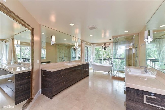 Foto del edificio - 4 br, 3 bath House - 1 Rue Biarritz