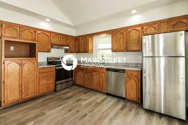 Foto del edificio - 3 Bedroom Pet-Friendly Home in LEES SUMMIT...