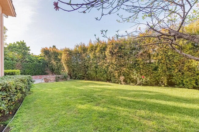 Foto del edificio - 17333 San Jose St