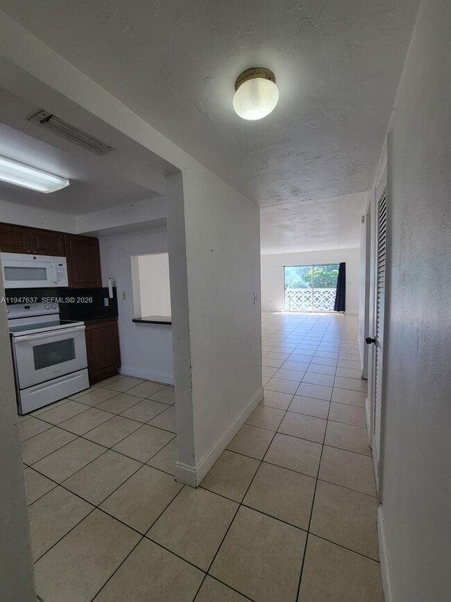 Building Photo - 2005 Sans Souci Blvd