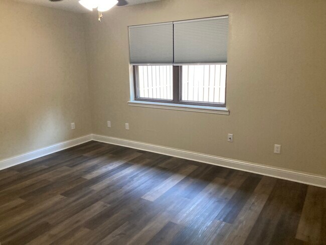 Foto del edificio - 109 Indian Hills St