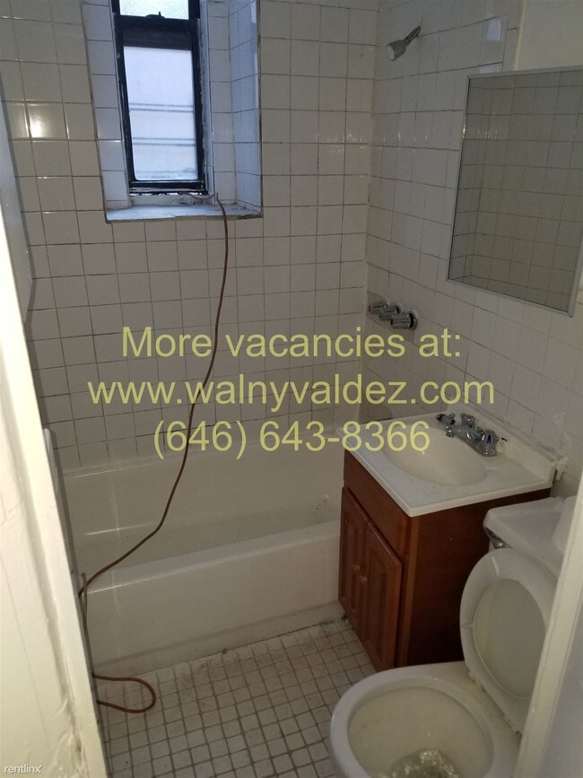 Building Photo - 4 br, 1 bath  - 2341 Andrews Ave