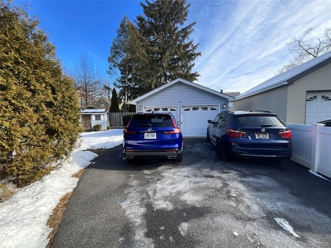 Building Photo - 32 Prairie Ave