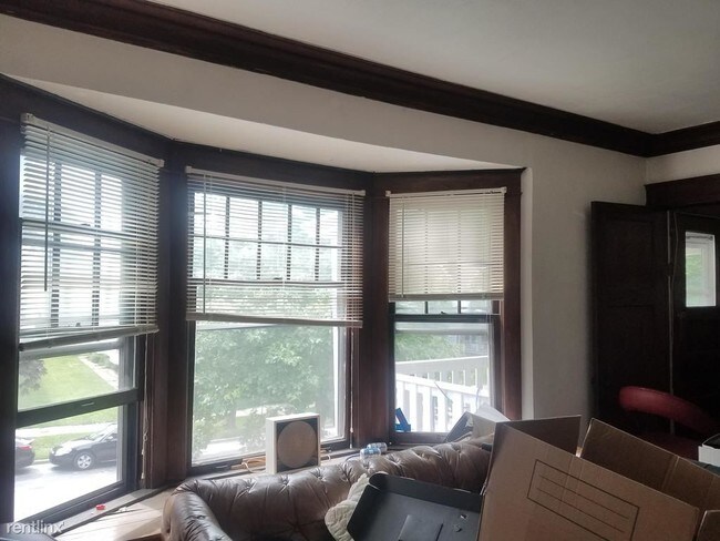 Building Photo - 3 br, 1 bath Apartment - 2734 N Cramer St