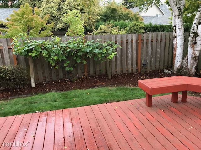 Foto del edificio - 5 br, 3 bath House - 5338 NE Farmcrest St