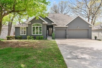 Building Photo - 840 E Gaslight Dr