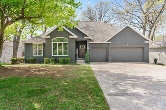 Building Photo - 840 E Gaslight Dr