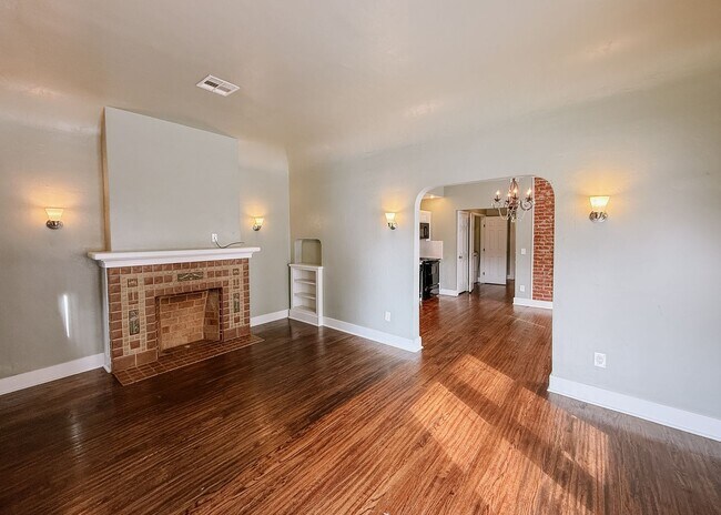 Foto del edificio - $500 OFF FIRST MONTHS RENT | Duplex in OKC!