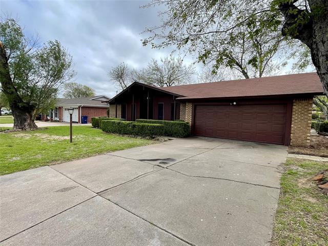 Foto del edificio - 517 NW Mound Rd