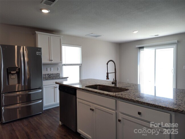 Foto del edificio - 9220 Creedmore Hills Dr