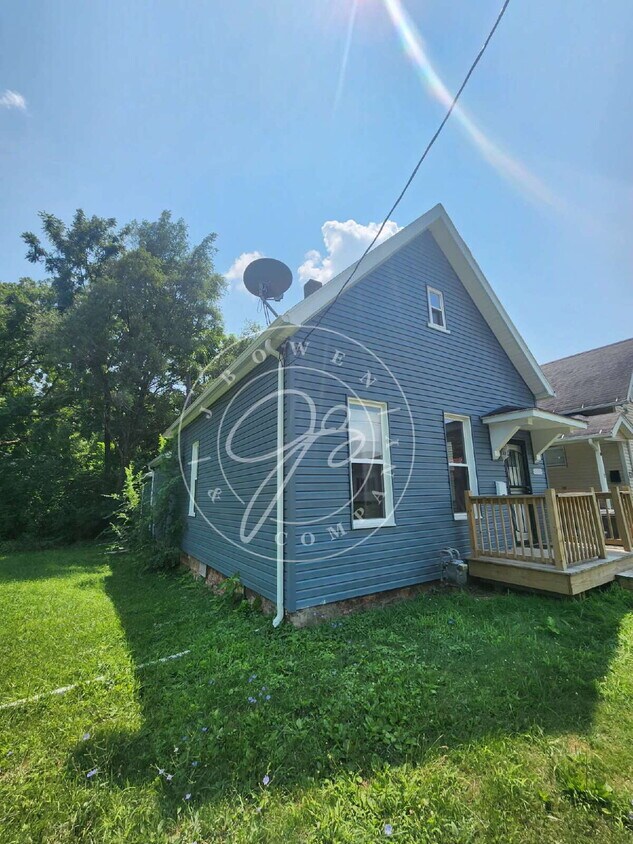 Primary Photo - 3 bed 1 bath ready to call home