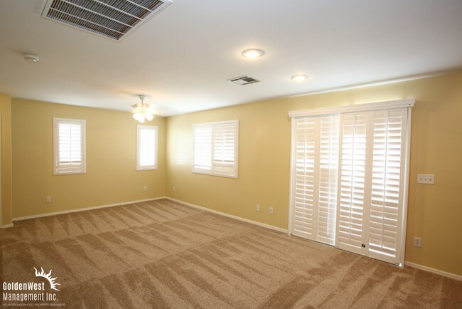 Foto del edificio - Gorgeous 4Bdm 2.5Ba Two Story Home in Desi...