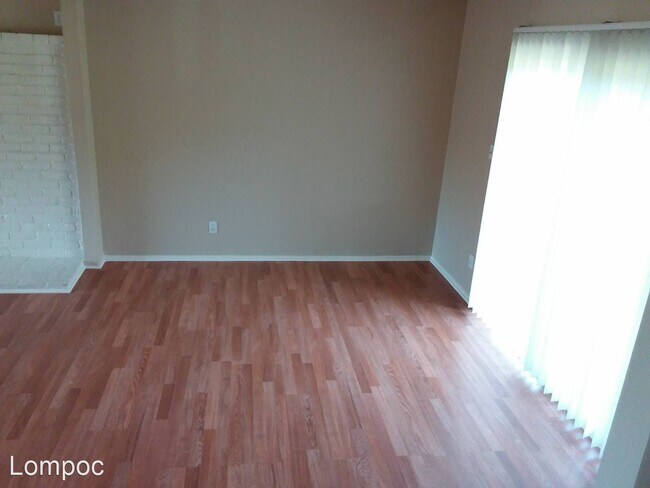 Building Photo - 4 br, 1.5 bath House - 4079 Solar Way