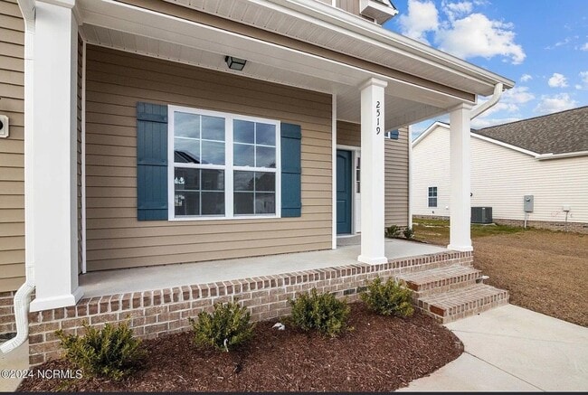 Building Photo - 2519 Dakota Dr