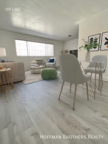 Foto principal - 1755 N Orange Dr