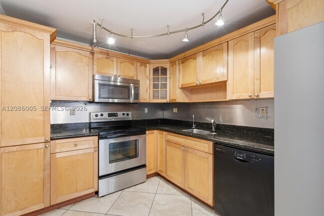 Building Photo - 290 174th St