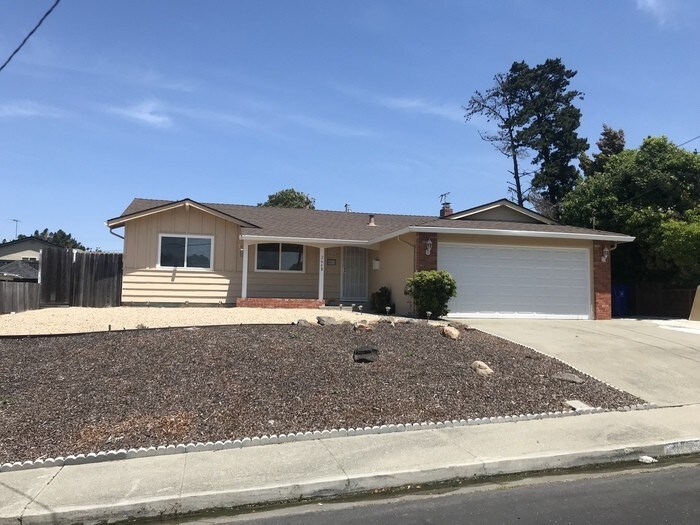 Stunning 4 Bedroom Home in Tara Hills House for Rent in San Pablo, CA