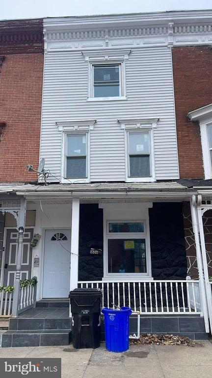 Foto principal - 1606 Regina St