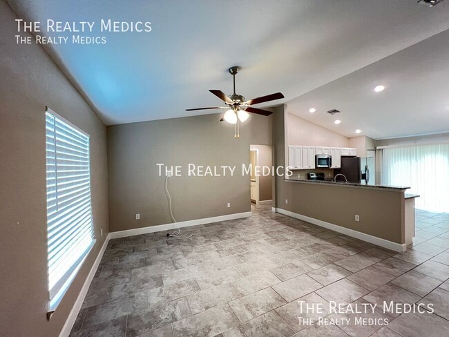 Foto del edificio - 2736 SW 161st Loop