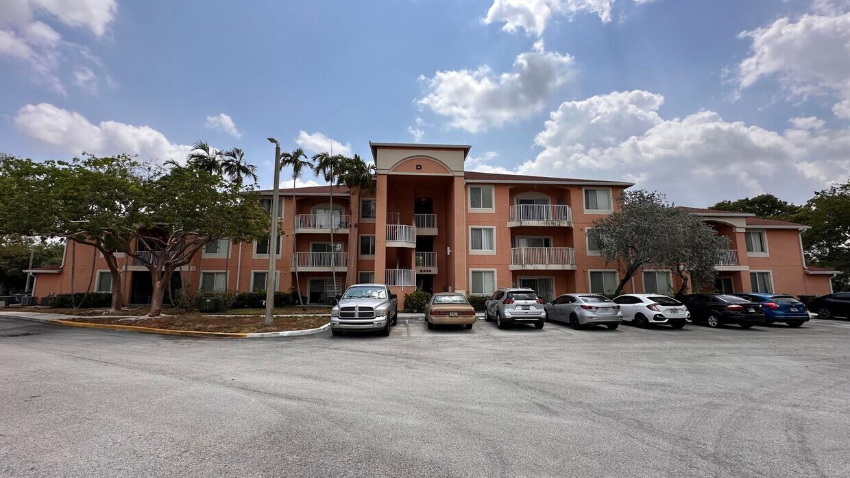 Foto principal - 6936 SW 39th St