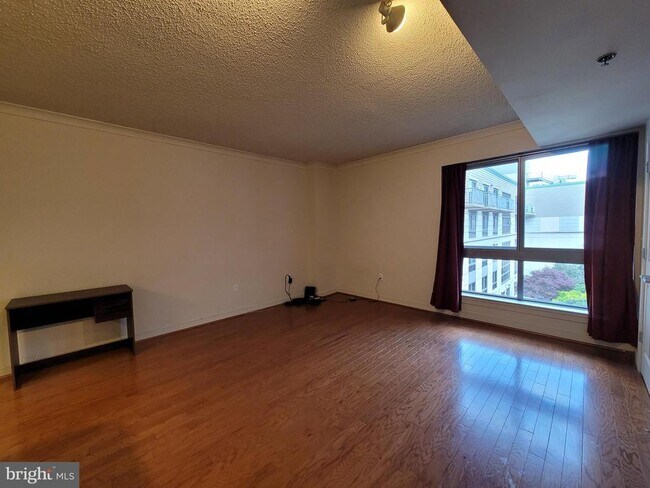 Foto del edificio - 777 7th St NW