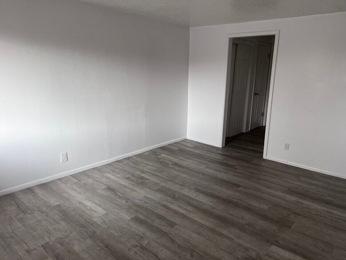 Foto principal - 938 W 300 S