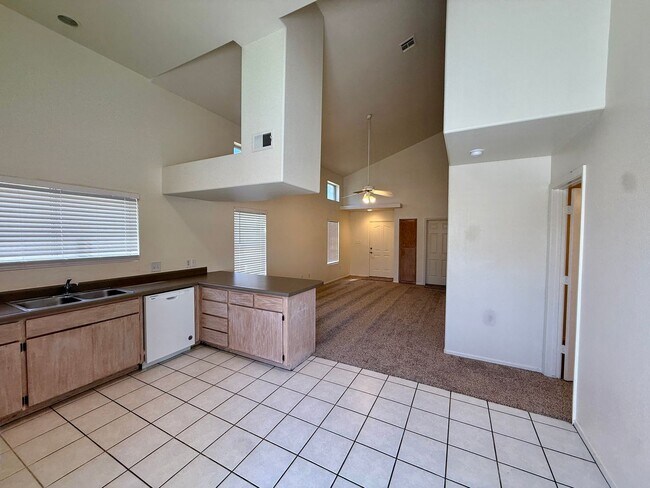 Foto del edificio - 2 Story Townhouse - Rancho Del Oro