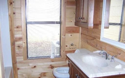 Building Photo - 373 Pine Tree Rd