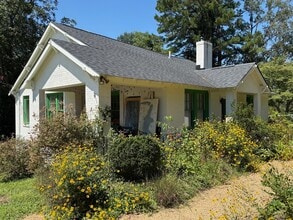 Building Photo - 211 Keese St