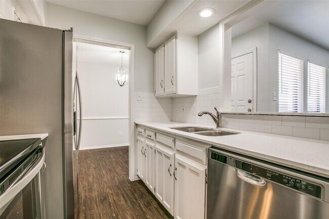 Foto del edificio - 2801 Meadow Park Dr