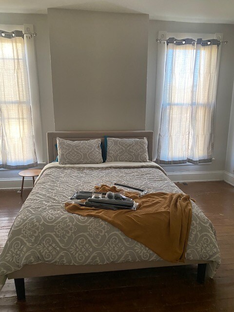 Foto del edificio - 98 W Main St