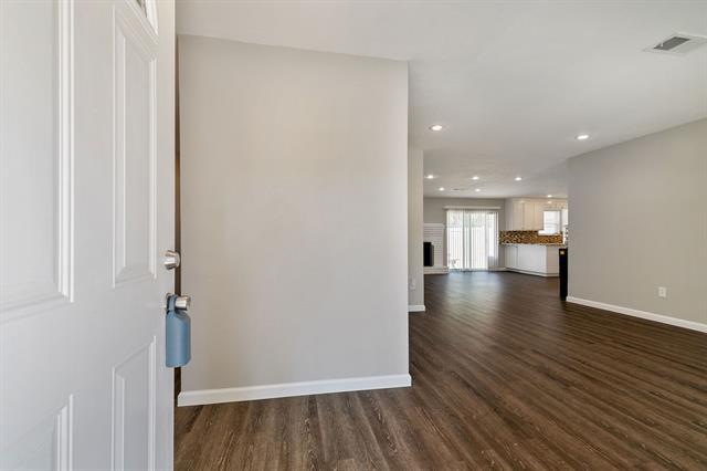 Building Photo - 2891 Meadow Port Dr