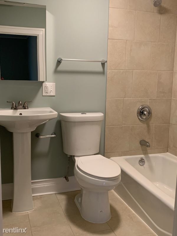 Foto del edificio - Studio, 1 bath Apartment - 1233 Chicago Ave