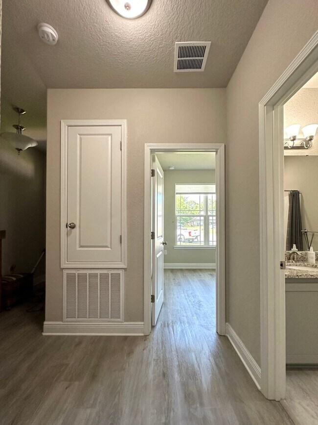 Building Photo - Discover the home of your dreams in the hi...