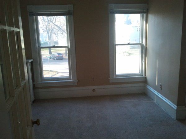 Building Photo - 513 S 6th St