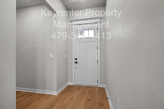 Building Photo - Live New in Bentonville | 3BR Beauty with Backyard