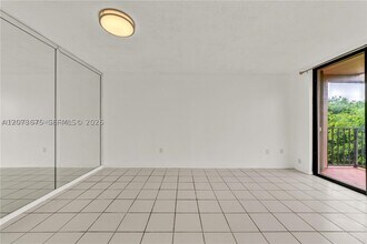 Building Photo - 13020 SW 92nd Ave
