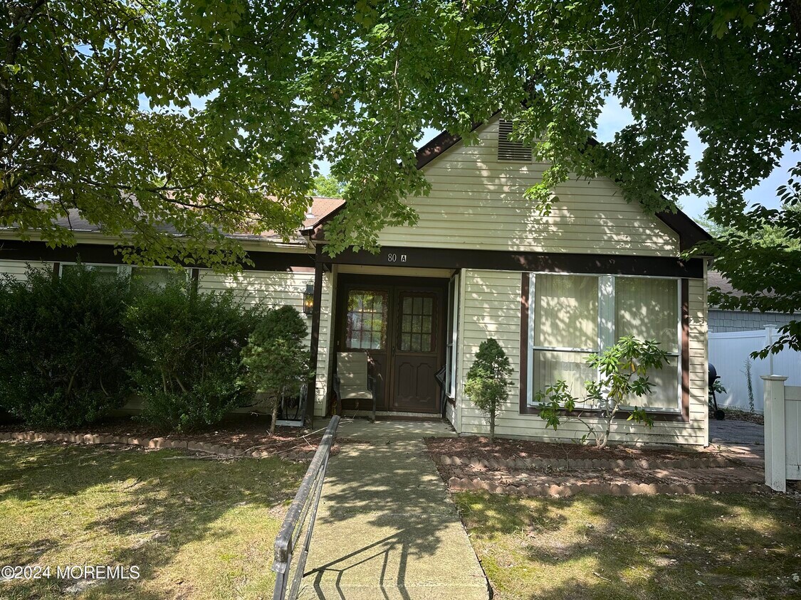 Foto principal - 805A Westminster Ct