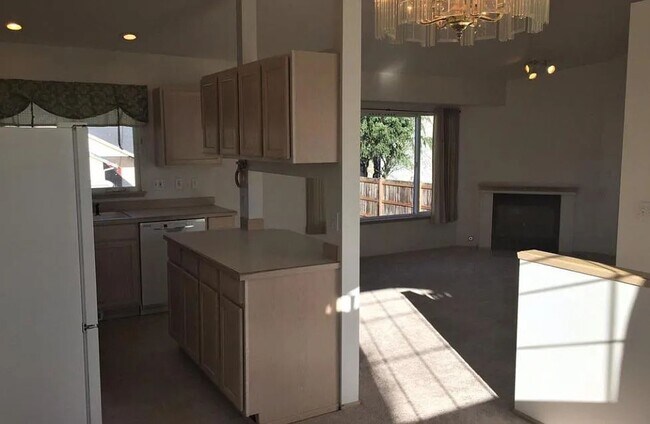 Foto del edificio - Everett Single Family Home 3 Bed, 1.5 Bath...