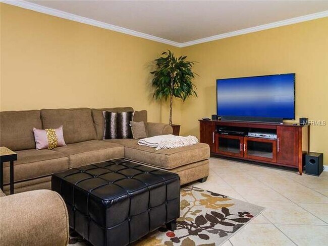 Foto del edificio - 2818 Birchcreek Dr