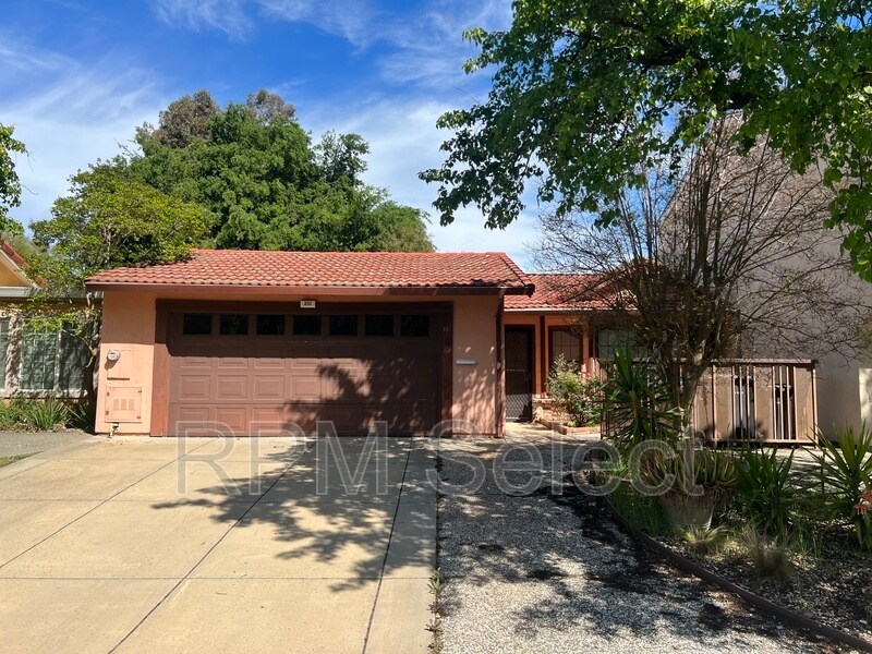 Foto principal - 251 Aurora Ave