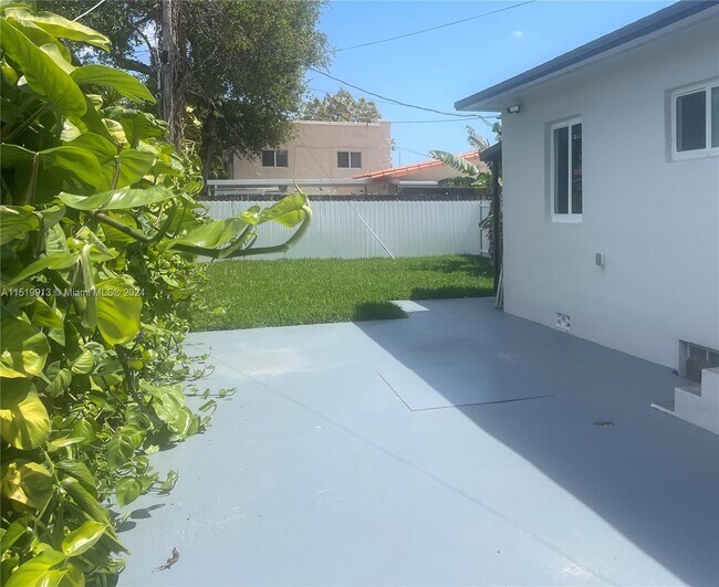 Foto del edificio - 1365 SW 37th Ave