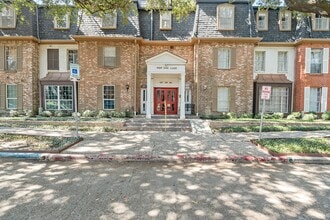 Building Photo - 357 N Post Oak Ln