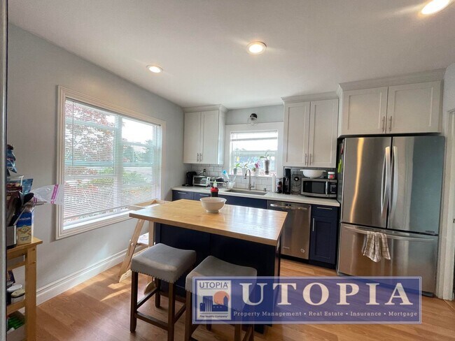 Building Photo - Beautiful 2Bed/1Ba Home on Large Corner Lot with 2-Car Garage