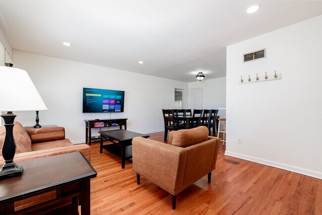 Foto del edificio - 660 Graham Rd