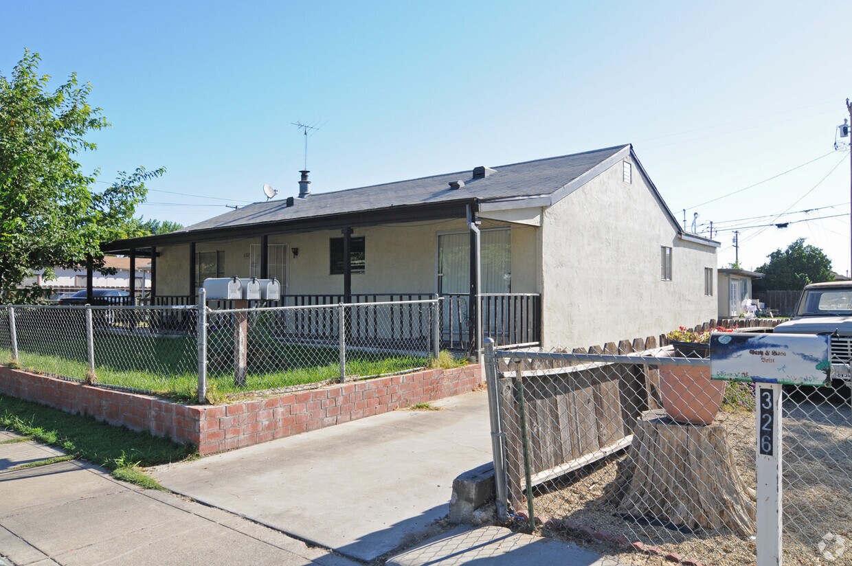Foto del edificio - 330 Poplar Ave